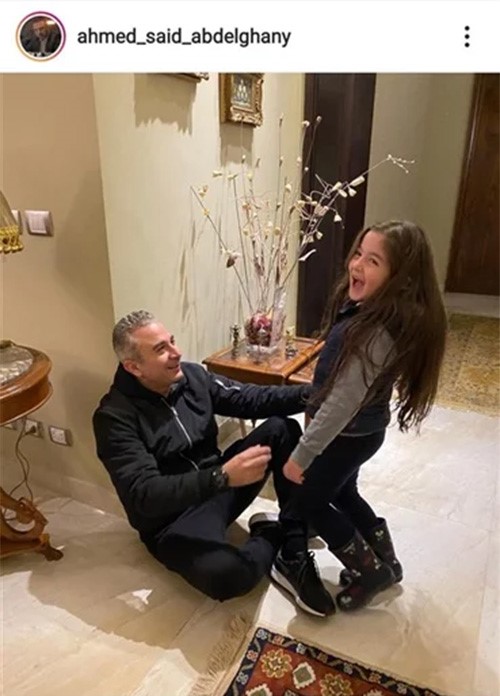 شاهد.. أحمد سعيد عبد الغني ينشر صورة مع ابنته