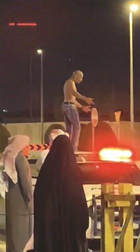 الإعلام الأمني: ضبط «اللص العاري» وتحويله إلى النيابة وتسجيل قضية سرقة