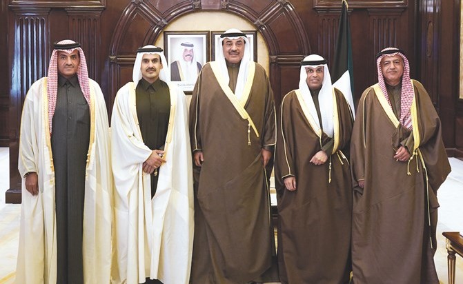 سمو رئيس الوزراء الشيخ صباح الخالد مستقبلا وزير الطاقة القطري