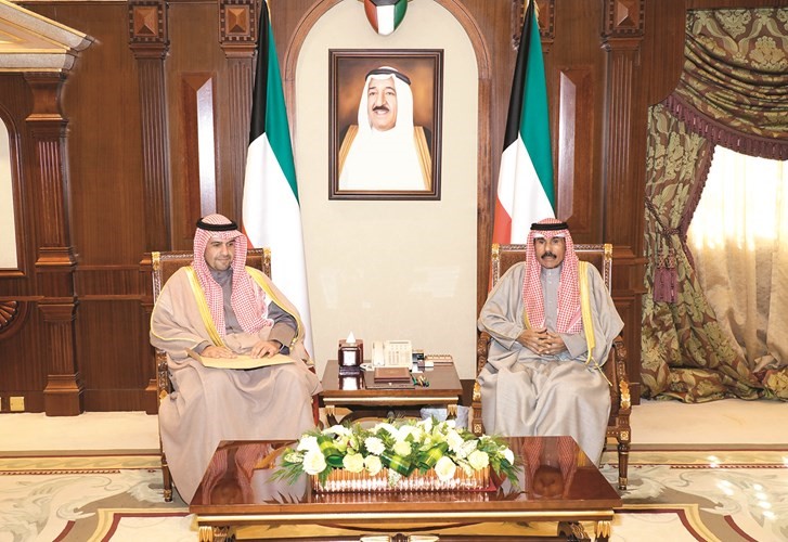 سمو ولي العهد الشيخ نواف الأحمد مستقبلا أنس الصالح
