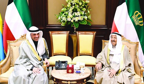  سمو الامير حفظه الله ورعاه يستقبل رئيس مجلس الامة مرزوق الغانم	