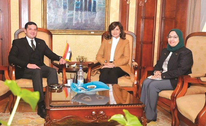 جانب من لقاء الوزيرة مع رئيس الهيئة العامة للاستثمار والمناطق الحرة