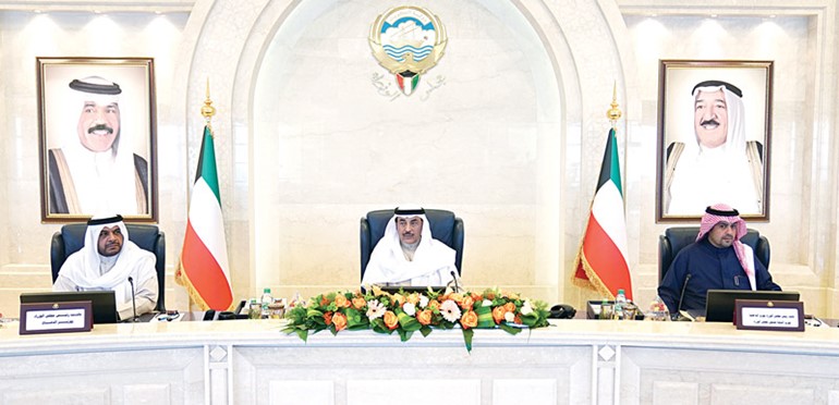 سمو الشيخ صباح الخالد مترئسا الاجتماع الأسبوعي بحضور الشيخ أحمد المنصور وأنس الصالح