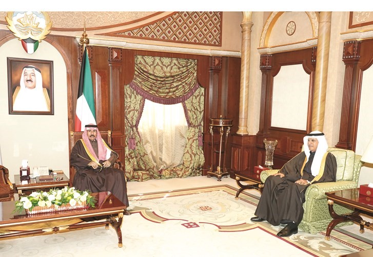 سمو ولي العهد مستقبلا القنصل لدى هونغ كونغ صلاح حمدان السيف
