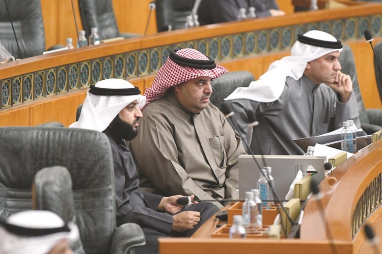 عبدالله الكندري ومبارك الحجرف وعبدالله فهاد