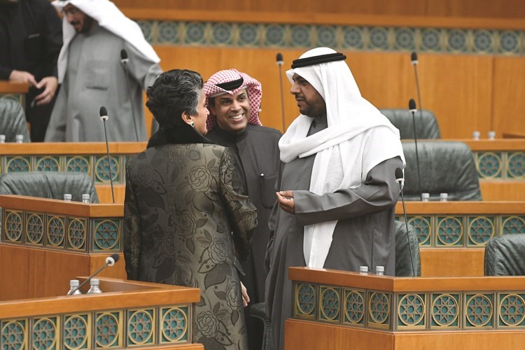 الشيخ أحمد المنصور ود.خالد الفاضل وصفاء الهاشم