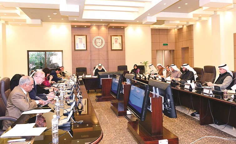كلية الدراسات العليا بجامعة الكويت تعقد الاجتماع الأول لمجلس الكلية للعام الأكاديمي 2019 - 2020