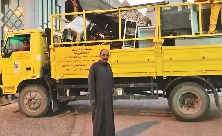 جانب من مصادرة السكراب في الجليب