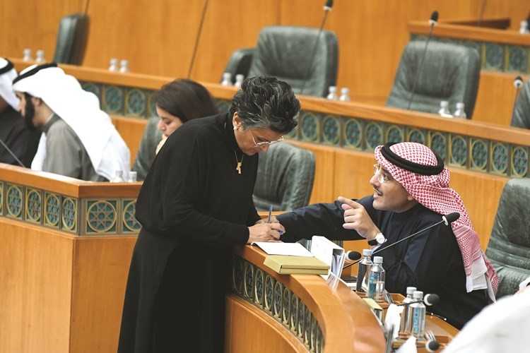 الشيخ د.أحمد الناصر وصفاء الهاشم﻿