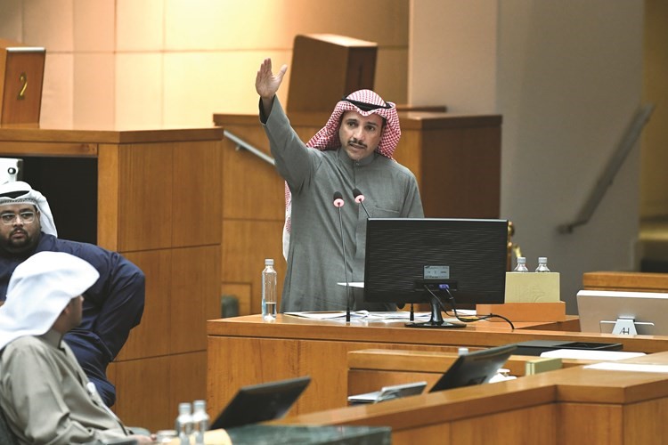 الرئيس مرزوق الغانم متحدثا﻿