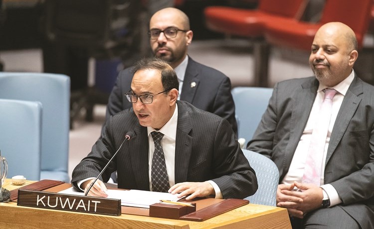 السفير منصور العتيبي متحدثا