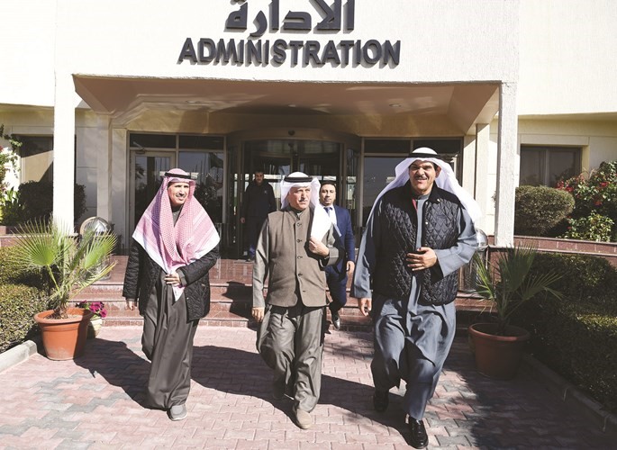 الشيخ سلمان الحمود خلال زيارته لمجمع ميادين الشيخ صباح الأحمد الأولمبي