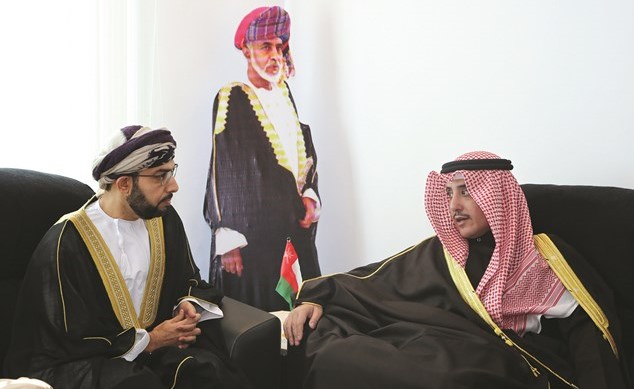 الشيخ د.أحمد ناصر المحمد يقدم التعازي إلى القائم بالأعمال في السفارة العمانية هلال الشنفري