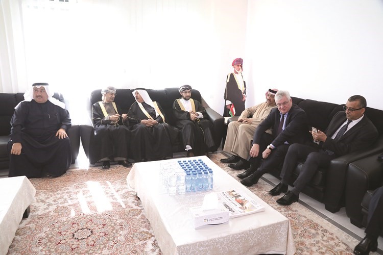 جواد بوخمسين ود.عماد جواد بوخمسين يقدمان التعازي