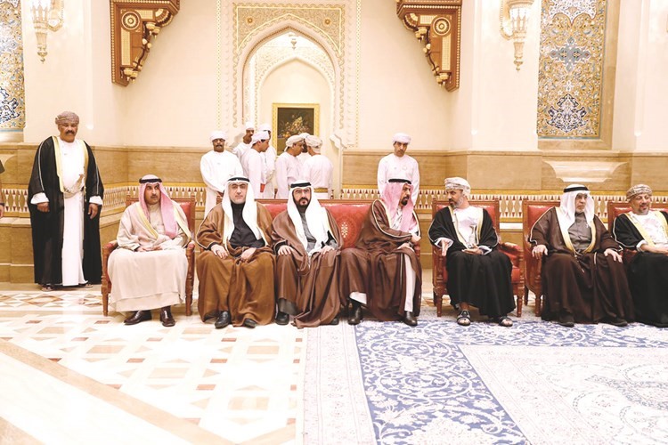 عدنان عبدالصمد وخالد المعولي والسفير الشيخ علي الخالد وسعدون حماد وخالد الشطي وفراج العربيد