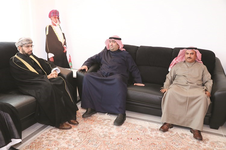 خالد الروضان ود. سعود الحربي يقدمان التعازي (زين علام)