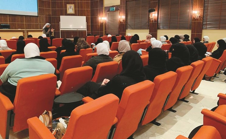 جانب من المشاركات في الدورة
