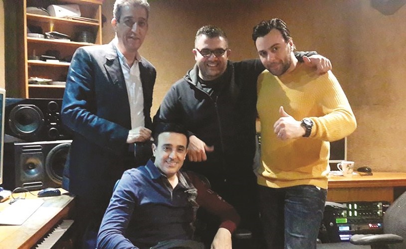 الموزع كريم عبدالوهاب مع صابر الرباعي وعلي المولي ومدين في الأستديو
