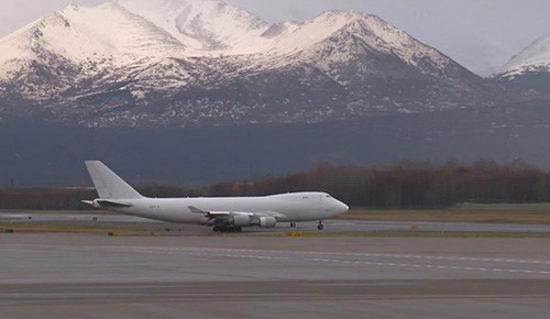 فيديو.. مطار في قلب ألاسكا يحيط به الغروب لساعات طويلة