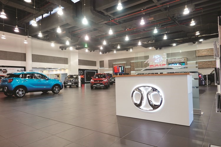 «التجارية الأولى» تفتتح معرضاً جديداً لسيارات «BAIC» في مجمع التلال