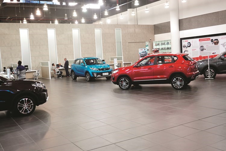 «التجارية الأولى» تفتتح معرضاً جديداً لسيارات «BAIC» في مجمع التلال