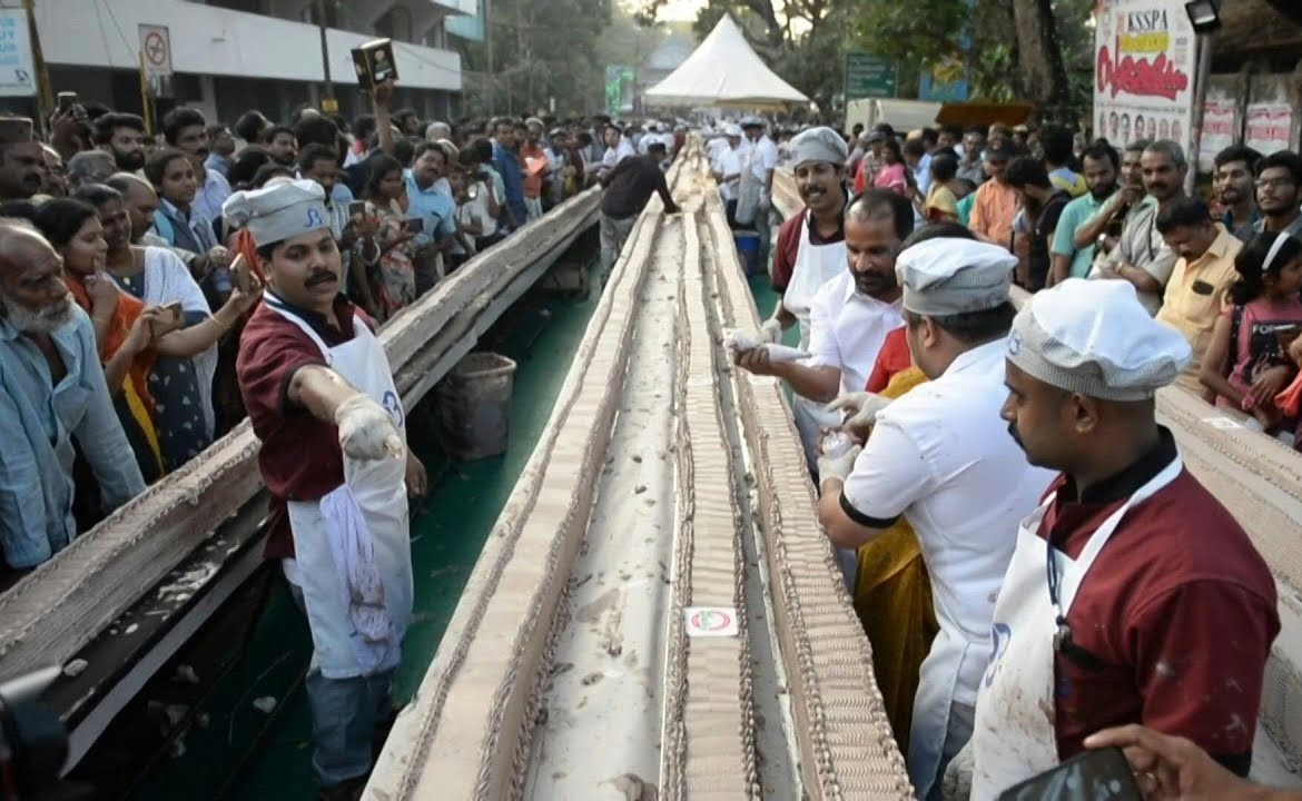 أكبر قالب حلوى في العالم.. هندي