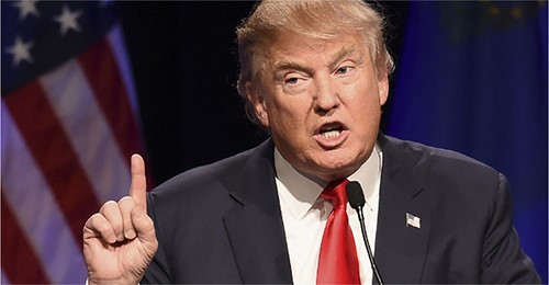 ترامب يقول إنه يجب على خامنئي أن "ينتبه بشدة إلى كلامه"