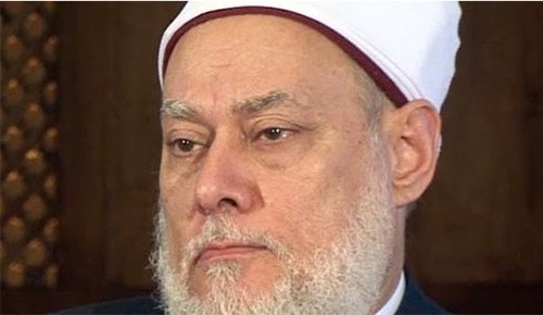 هل تجوز الصلاة بآية واحدة بعد الفاتحة | علي جمعة يجيب