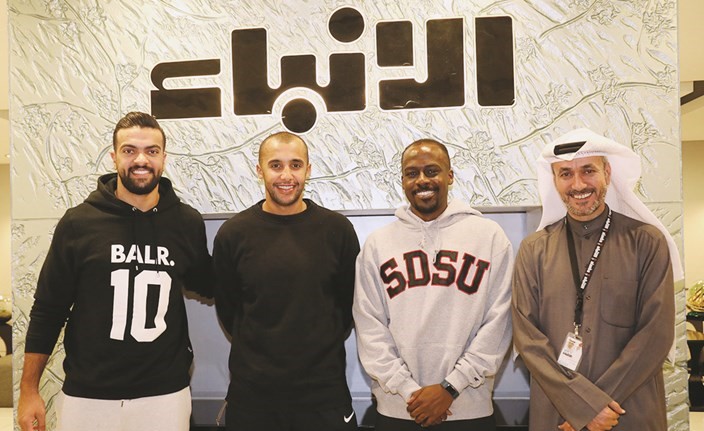 أحمد البلوشي وعبدالعزيز الحميدي وراشد الرباح مع الزميل هادي العنزي	(زين علام)