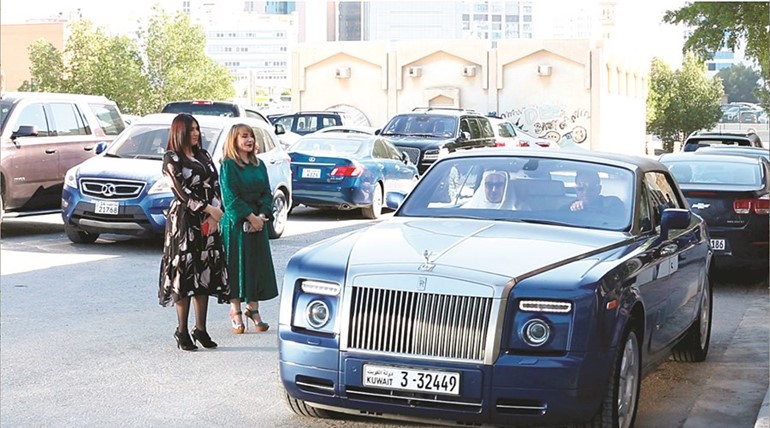 مشهد يجمع هدى حسين وزهرة عرفات وجاسم النبهان