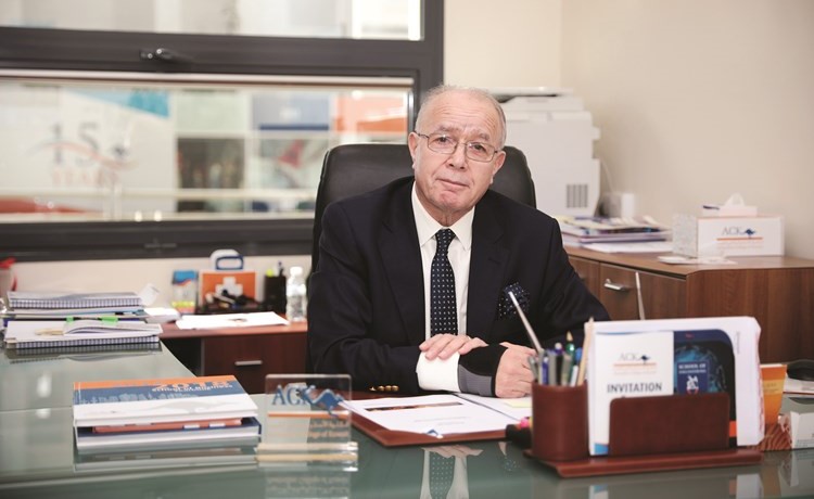 د.عصام زعبلاوي رئيس الكلية الأسترالية في الكويت