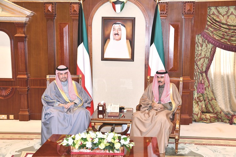 سمو ولي العهد الشيخ نواف الاحمد مستقبلا انس الصالح