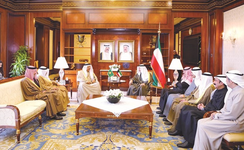 وزير الخارجية الشيخ د.أحمد ناصر المحمد خلال استقبال أمين عام مجلس التعاون لدول الخليج د.عبداللطيف الزياني