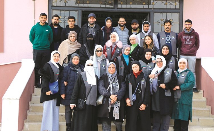 وفد النجاة والمتطوعون في حملة دفئا وسلاما