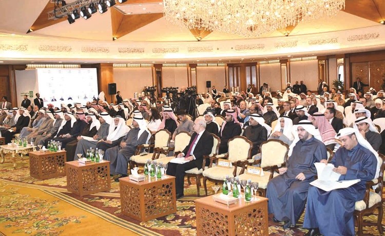 حضور كبير خلال المؤتمر الجماهيري الذي عقده بيتك أمس	 (أحمد علي)