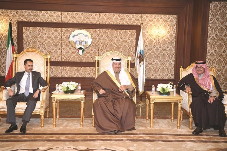 سفير خادم الحرمين الأمير سلطان بن سعد والسفير الأردني صقر أبوشتال يهنئان