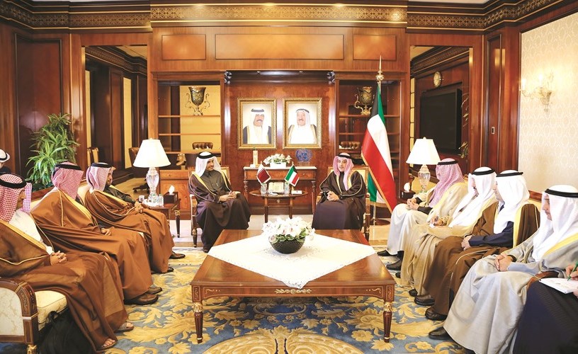 الشيخ د.أحمد ناصر المحمد خلال لقائه الشيخ محمد بن عبدالرحمن بن جاسم آل ثاني