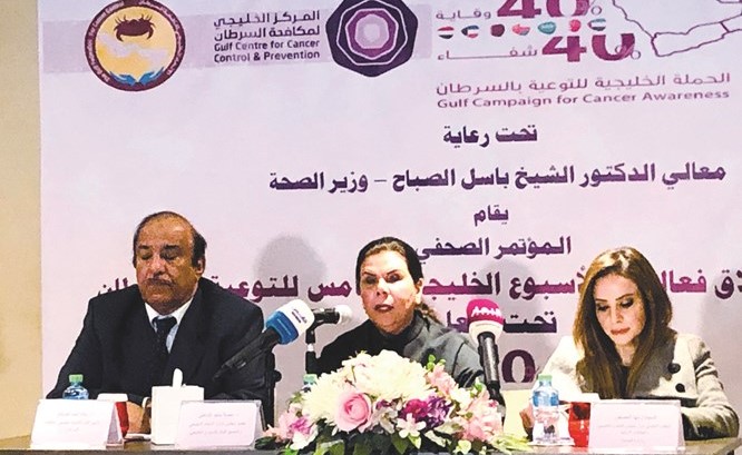 د.خالد الصالح ود.حصة الشاهين خلال المؤتمر الصحافي