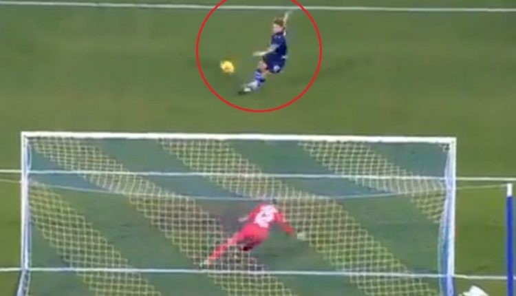 بالفيديو.. لاعب إيطالي يهدر ركلة جزاء بطريقة نادرة الحدوث