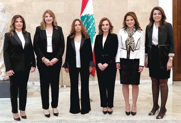 6 وزيرات في الحكومة الجديدة وهن نائبة رئيس الحكومة وزيرة الدفاع زينة عكر ووزيرة المهجرين غادة شريم ووزيرة العدل ماري كلود نجم ووزيرة العمل لميا يمين ووزيرة الإعلام منال عبدالصمد ووزيرة الشباب والرياضة فارتي أوهانيان (محمود الطويل)