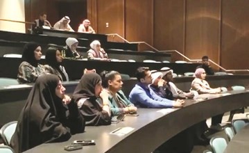 جانب من الحضور خلال الاعلان عن الشعاب المرجانية