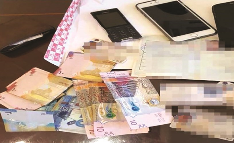 المبالغ المالية التي ضبطت بحوزة الوافد البنغالي