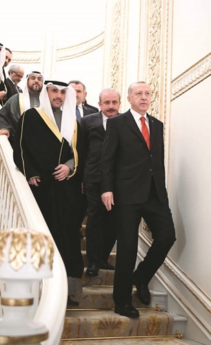 الرئيس أردوغان مع رئيس مجلس الأمة مرزوق الغانم