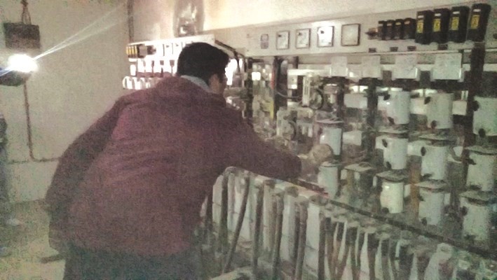 قطع التيار الكهربائي عن العقارات المخالفة