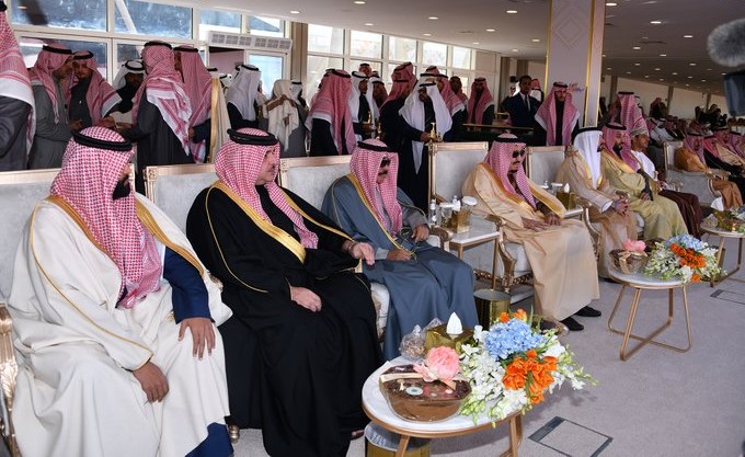 ممثل سمو الأمير سمو ولي العهد يحضر مأدبة غداء أقامها خادم الحرمين