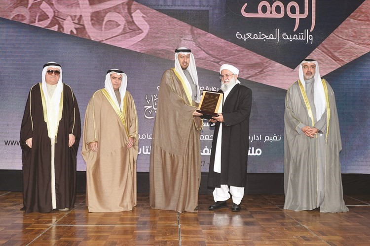 العفاسي خلال تكريم الشيخ محمد مدني