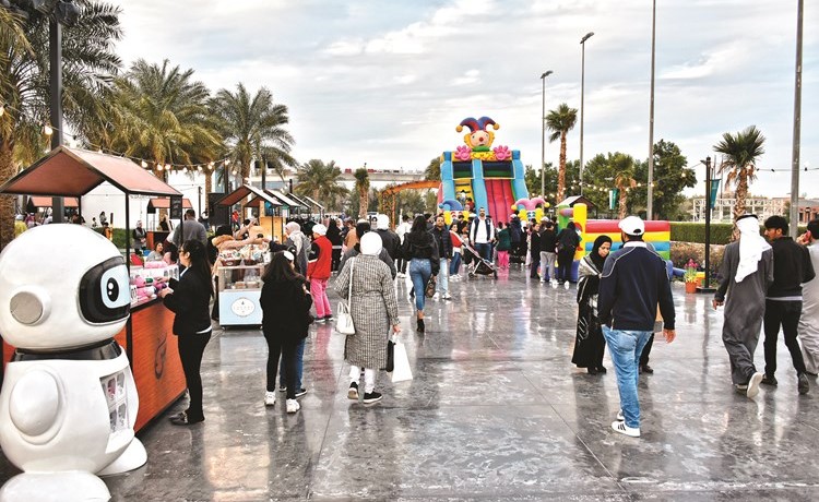 صورة لزوار السوق