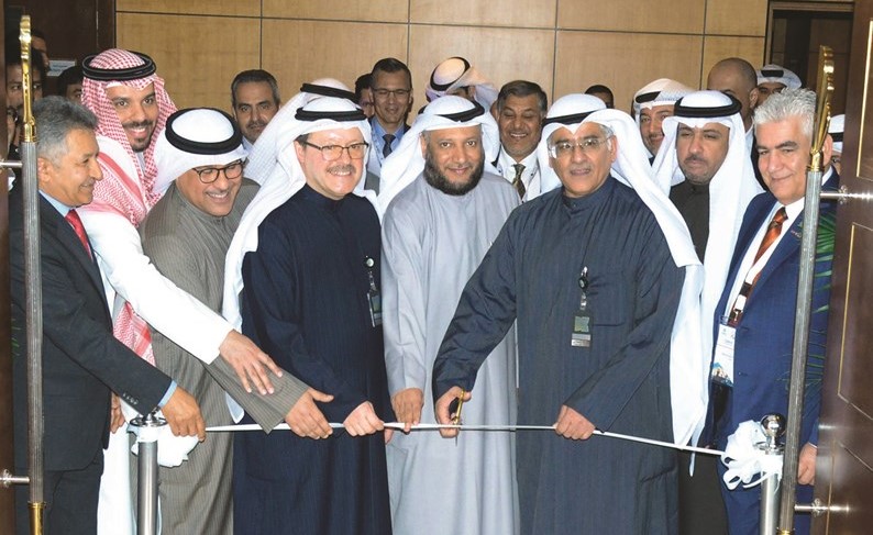 م. حاتم العوضي وخالد العوضي خلال افتتاح المؤتمر