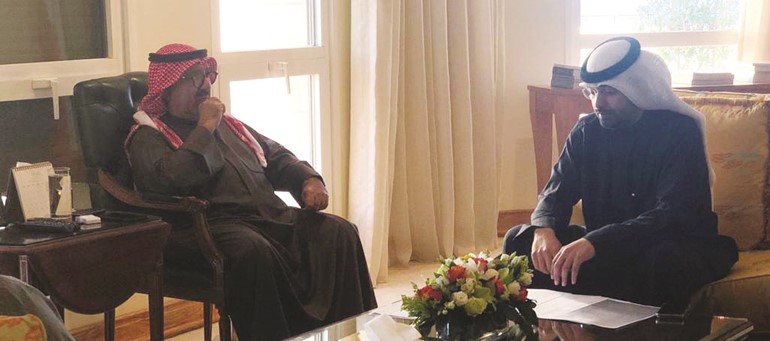 الشيخ ناصر صباح الأحمد مستقبلا صالح العجمي