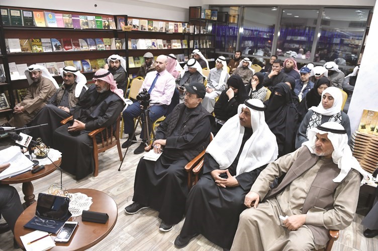 جانب من الحضور في مركز طروس